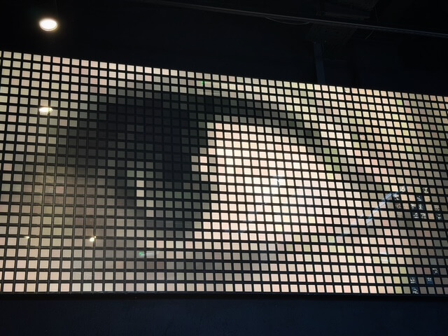 Auge aus der Ausstellung „DARK MATTER“