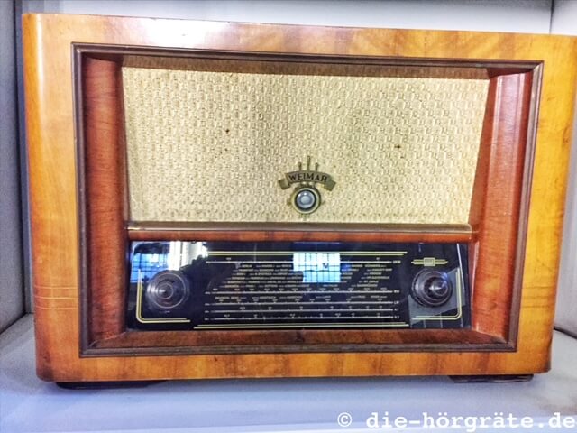 Foto eines alten Röhrenradios aus dem Funkerberg-Museum Königs Wusterhausen