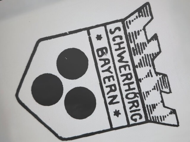 Illustration zum Artikel „Schwerhörigenvereine und drei schwarze Punkte“ auf die-hörgräte.de